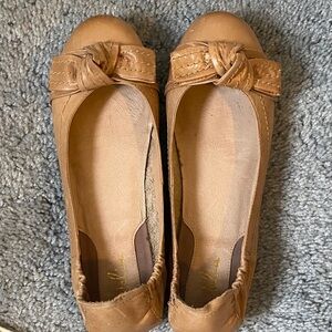 Elegant Tan Leather Flats for Women